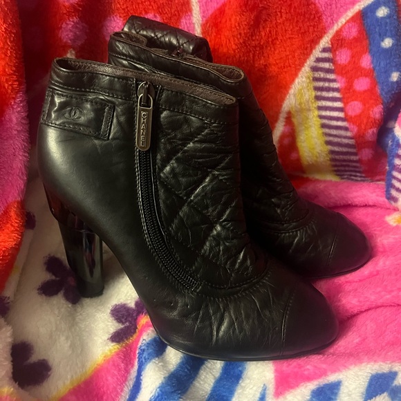 Vintage Chanel handbag on bootie RARE - Picture 12 of 16